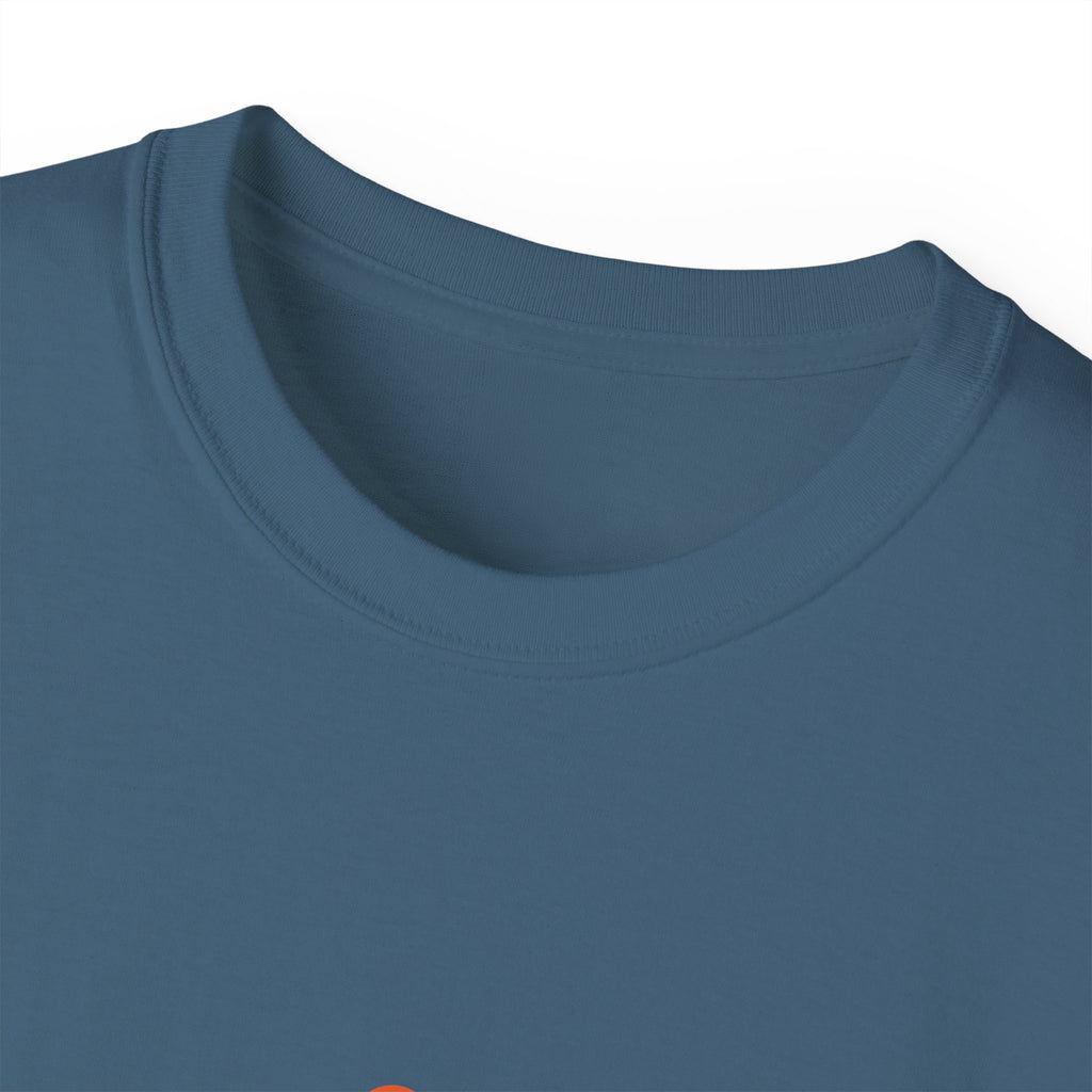 Groovy Mama Tee — Retro Flower Mother’s Day Gift