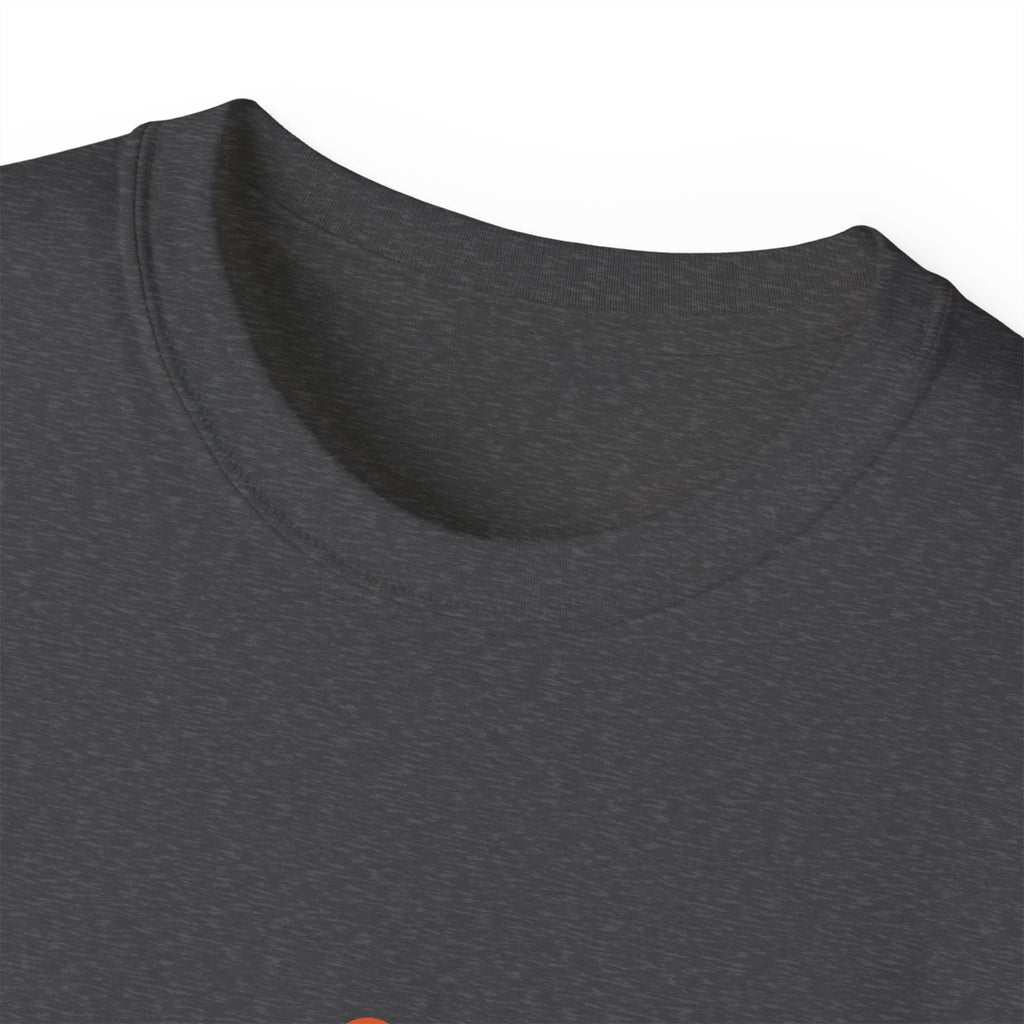 Groovy Mama Tee — Retro Flower Mother’s Day Gift